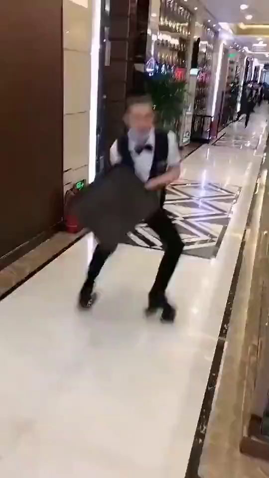 《孤勇者》已经不火了！现在的小学生口头禅是什么...「燕子」，这什么情况？截图
