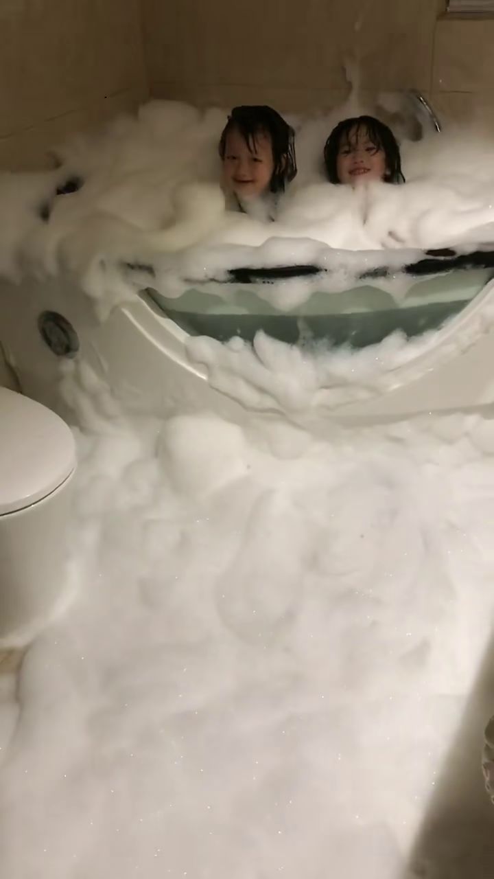 娱乐圈的隐藏富婆是她？家里有几千亩的草原？苍茫的天涯不是她的爱，而是她的！截图
