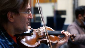 天堂2作曲家配乐，匈牙利布达佩斯乐团演奏！《黎明之海》如何用全球百人音乐团队打造史诗级游戏音乐？