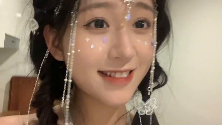 各位道友，请留步，猜一猜这是哪位女官？截图