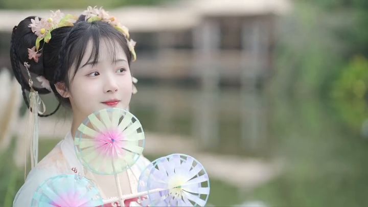 她的眼里有光截图