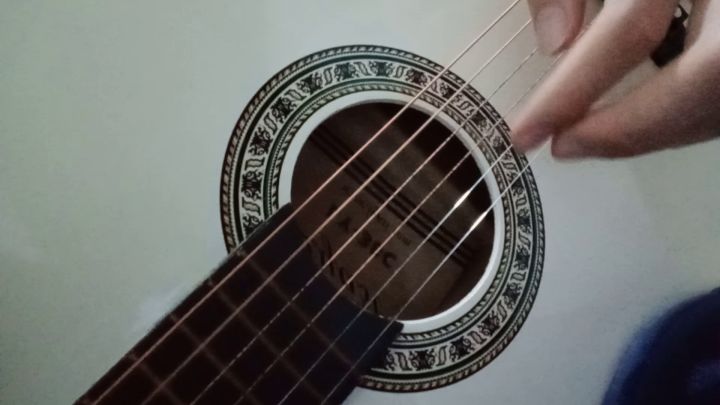 嘿嘿哈，浅弹一下吉他截图