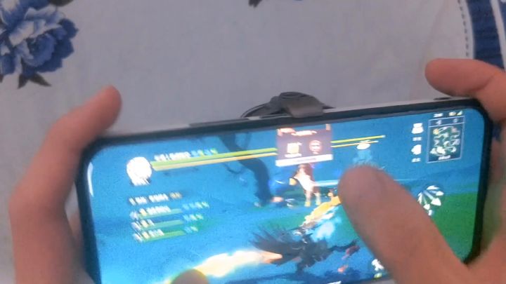 《狩猎时刻》手搓滑步1命弓箭打南瓜人马，射爆人马的头，弓箭似漫游枪手左滑右滑，七进七出的操作非常爽截图