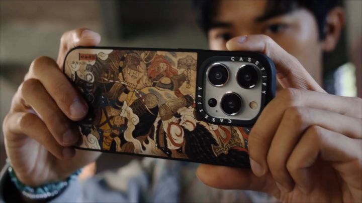 《战神:诸神黄昏》×「CASETiFY」联名手机壳宣传视频截图