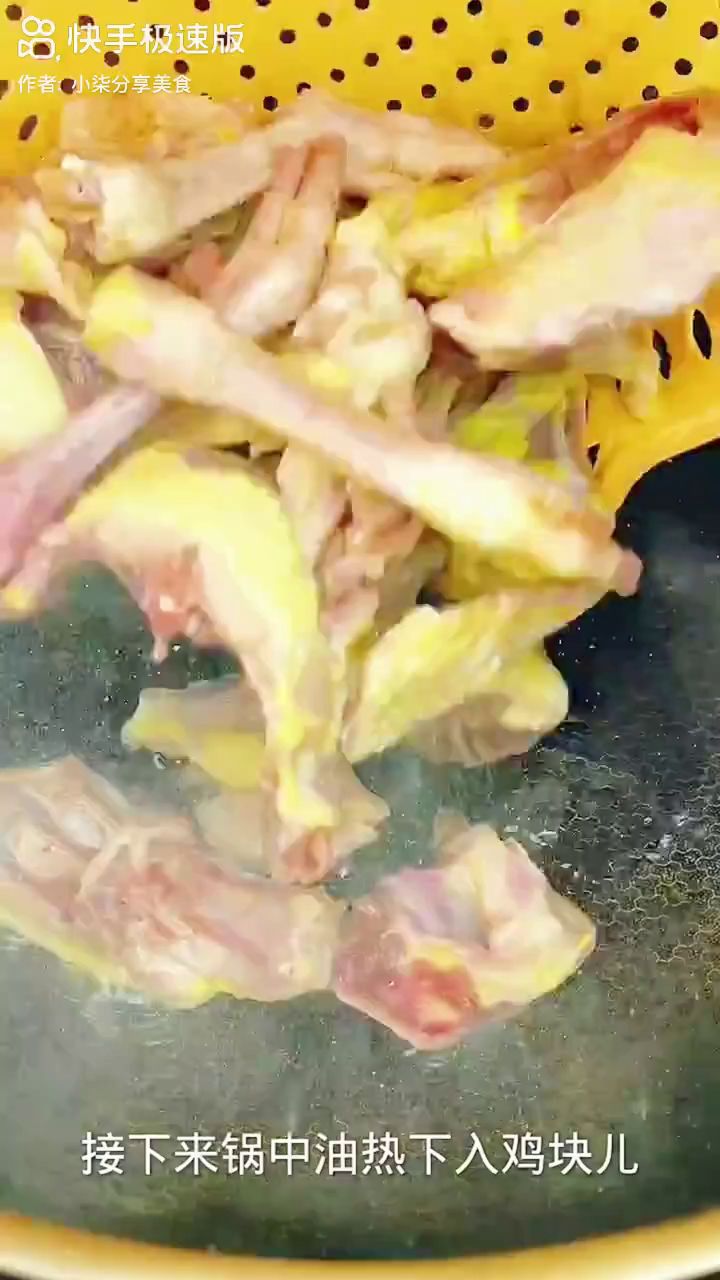 我觉得香肠派对这个游戏非常的好，也是非常的牛，好吧，不仅给用户送礼包码，还有福利，而且还有免费糖果，不限和平精英等游戏还要充钱，虽然有充钱频道，但是呢，咱们一般是不需要充钱的，商家非常的良心，非常好截图