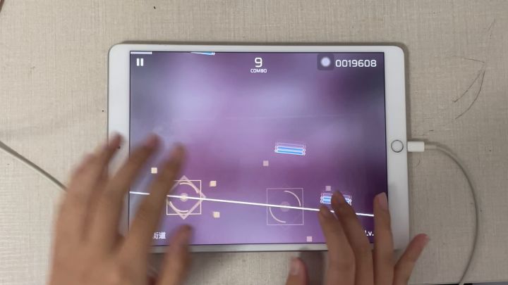 你在玩一种很新的音游截图