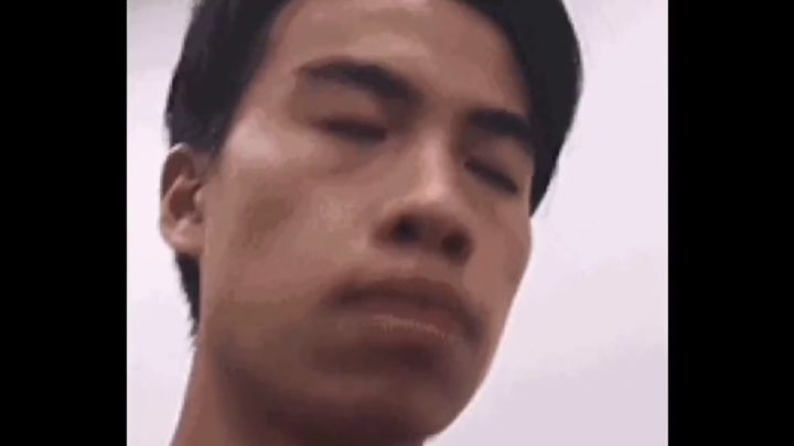 还能遇到带聆听的小丑玩家?被古董商一棍子撸飞了!截图