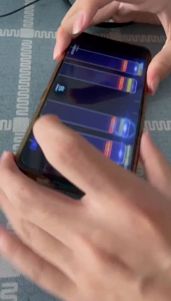 一个bug,不知道怎么触发的,音乐没了且不是我调的也无法暂停截图