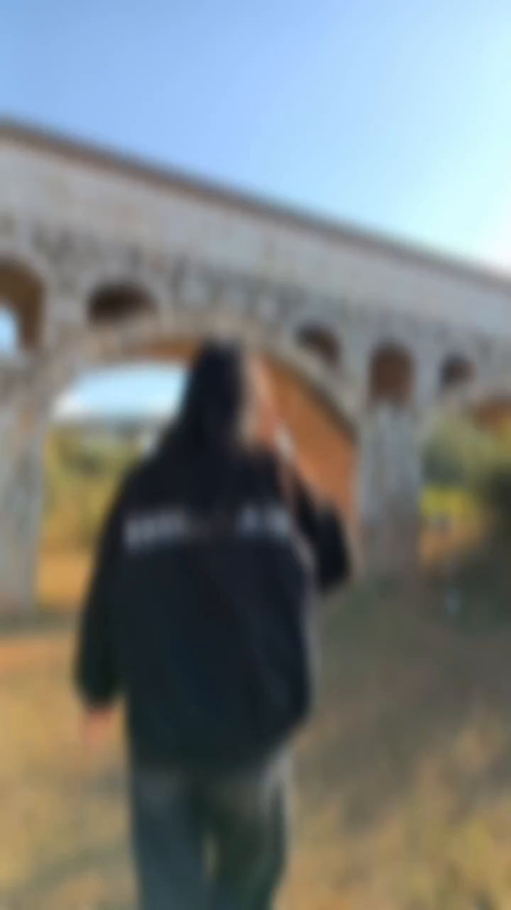 你对着她诉说的过去 仿佛我从未出现过截图