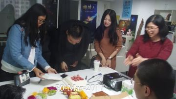 来自《蜡烛人》团队的圣诞贺卡和年终回顾小视频