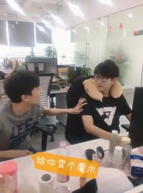 前面有个老哥哥我们去整他一下丨《塞尔之光》四哥露脸送福利！